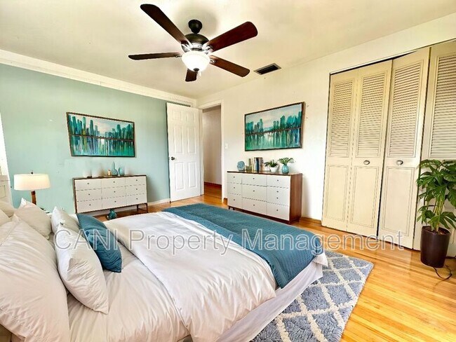 Building Photo - 575 E Compton Ct