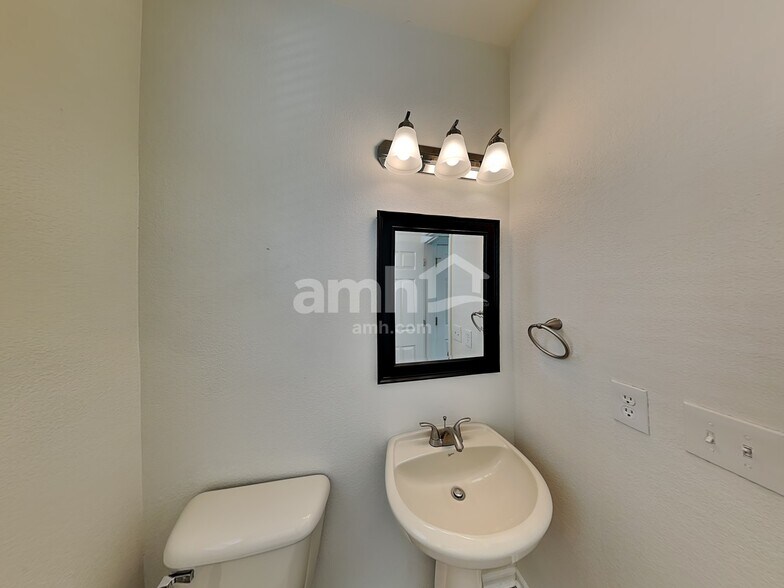 Building Photo - 23789 E Mississippi Cir