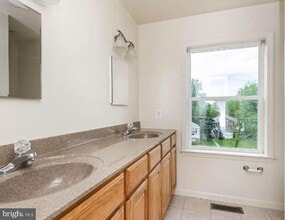 Building Photo - 5235 Crowson Ave