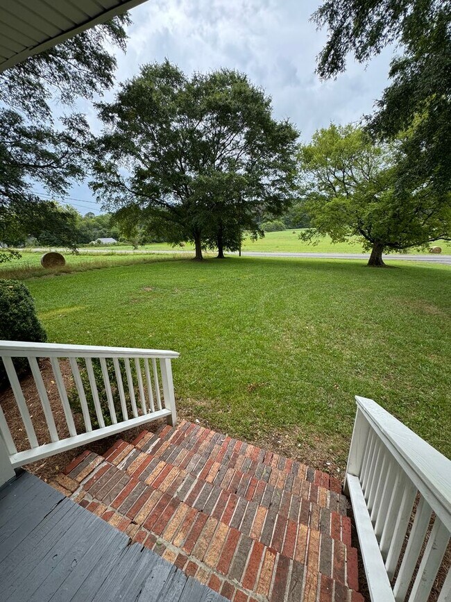 Building Photo - Large 3/1 House near Shannon $1,395
