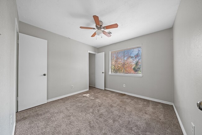 Building Photo - 11123 Gatesden Dr