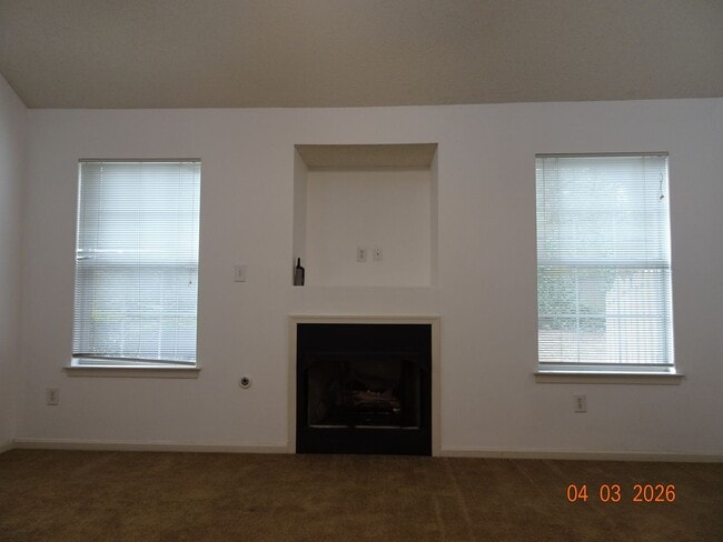 Building Photo - 2 Bedroom 2 Full Bath Condo