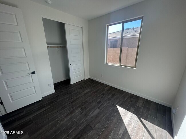 Building Photo - 1626 E Evelyn Dr