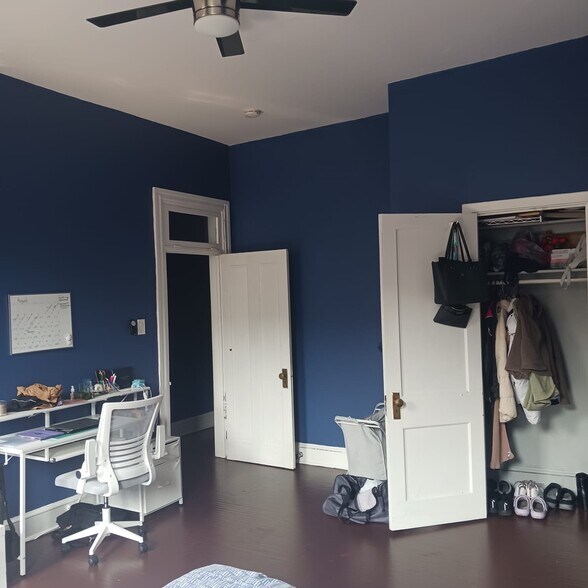 Building Photo - 243 N Queen St