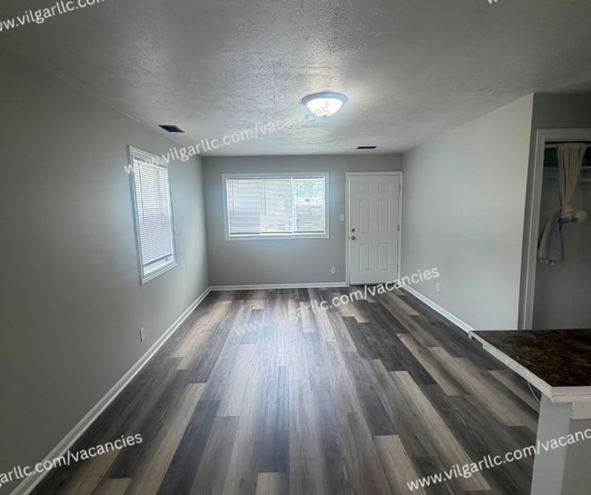 Building Photo - Very spacious  3 Bedroom • 1 Bathroom home.