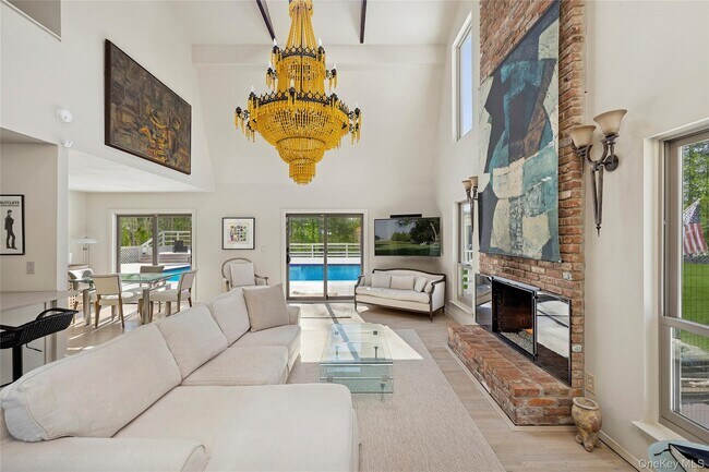 Building Photo - 11 Sandown Ct