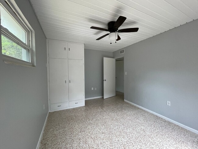 Building Photo - 6346 Beechwood Ave