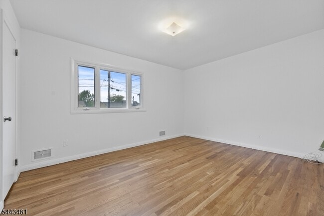 Building Photo - 46 Daka Ct