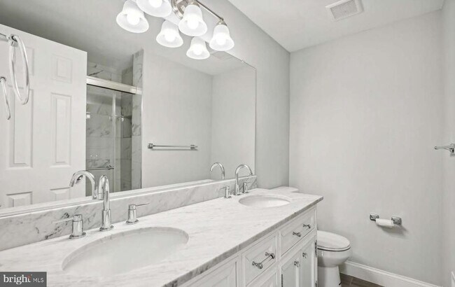 Building Photo - 7081 Leewood Forest Dr