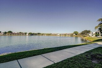 Building Photo - 212 Lake Pointe Dr