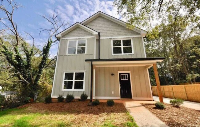 Building Photo - PRE-LEASING FOR AUGUST 2026!