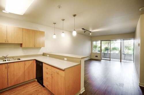 Building Photo - John Court - 2 bedrooms