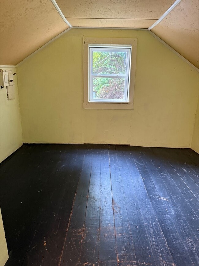 Building Photo - 150 Smith St