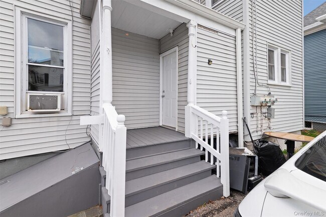 Building Photo - 33 Wickham Ave