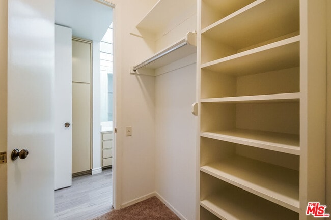 Building Photo - 11805 Mayfield Ave