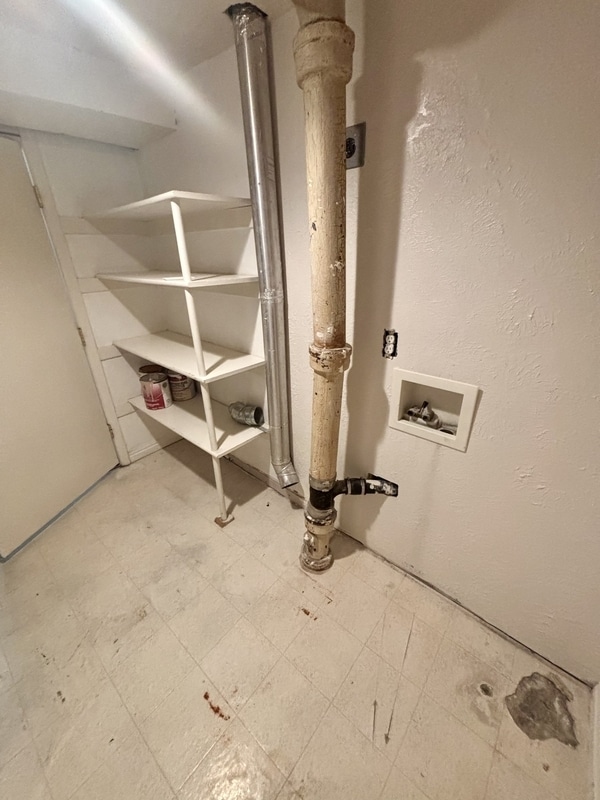 Building Photo - 979 W 100 S