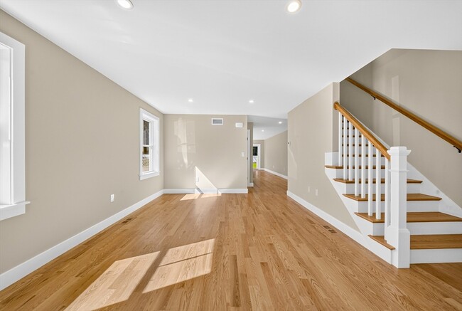 Building Photo - 57 Bellflower Rd