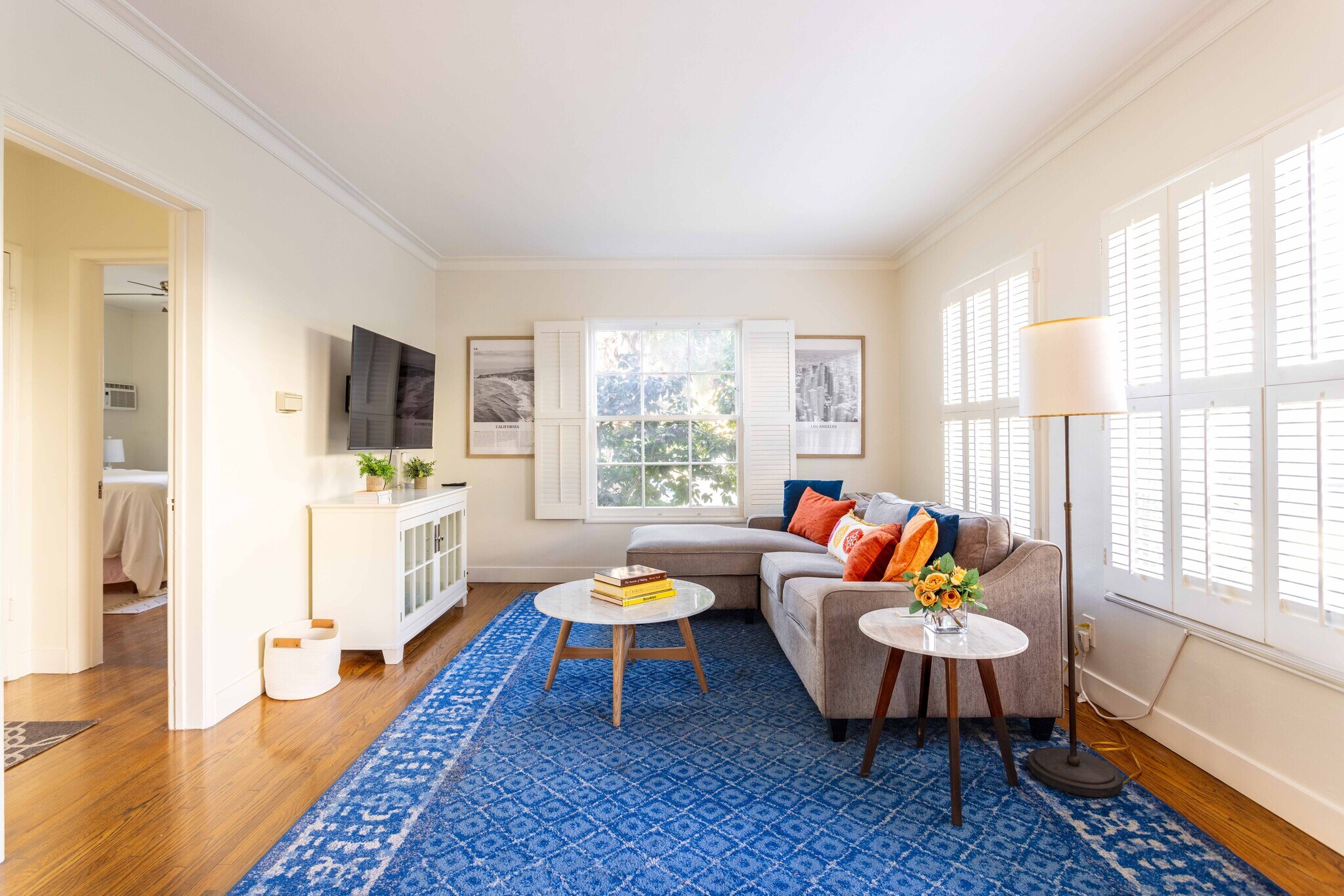 Living Room - 1290 Devon Ave