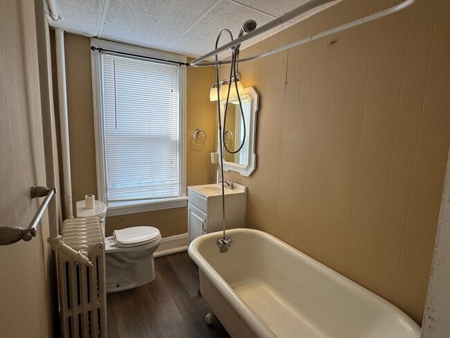 Building Photo - 209 Reno Ave