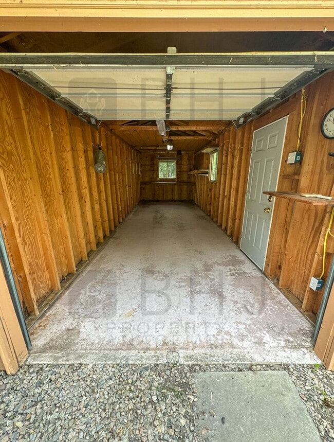 Building Photo - 21 Mills Ln