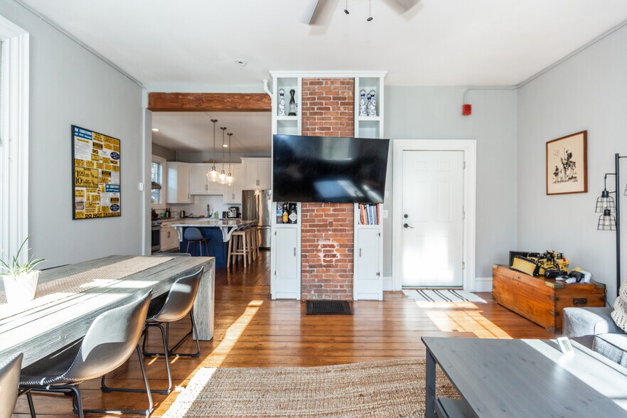 Building Photo - 156 Cypress St