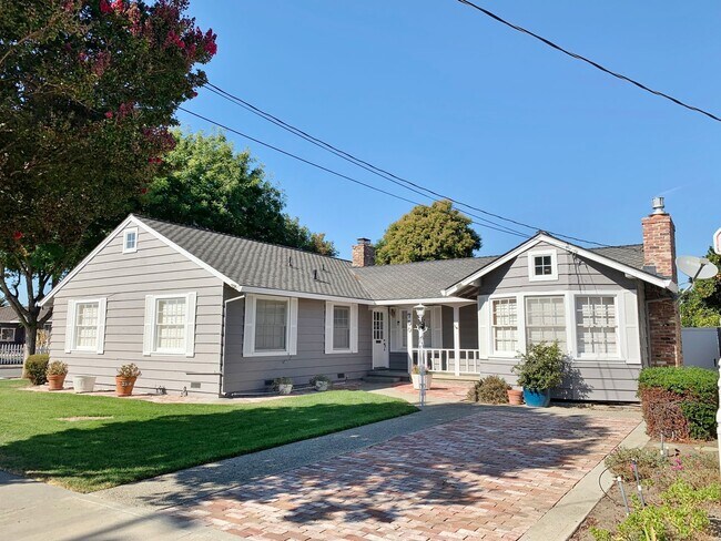 Primary Photo - 750 B St