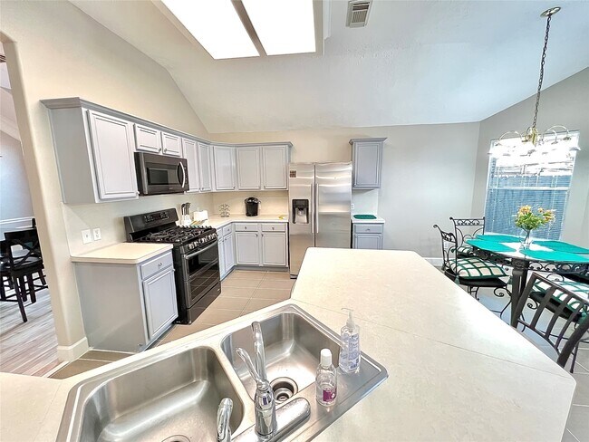 Building Photo - 21106 Rushing Creek Ln