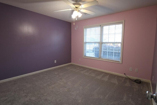 Building Photo - 280 Trillium Ln