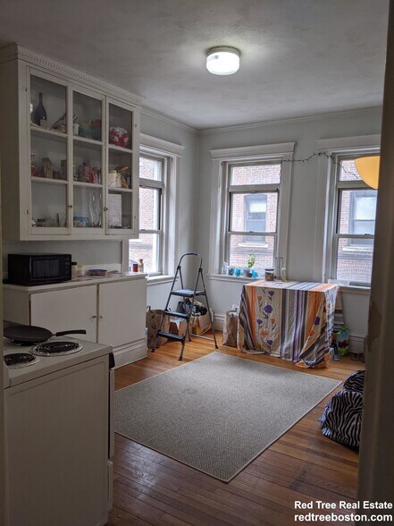 Building Photo - 80 Fenway St