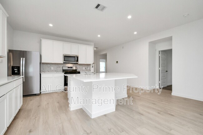 Building Photo - 29935 Gallatin River Ln