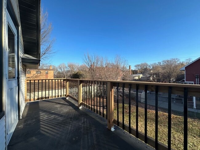 Building Photo - Gorgeous 4 Bedroom Home in Saint Paul!