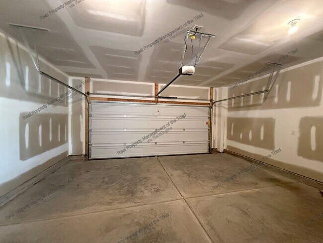 Building Photo - 5116 Reedy Creek Farm Cir