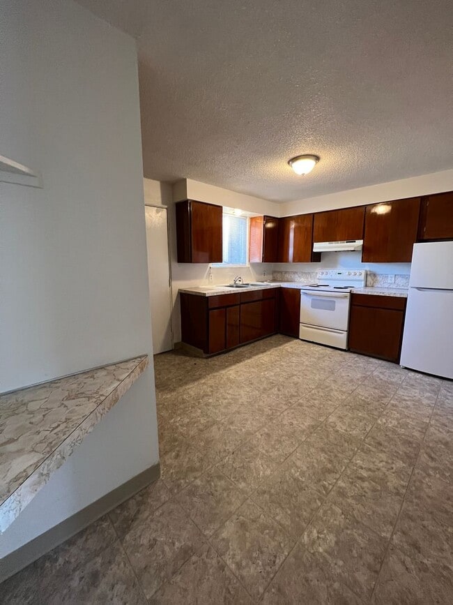 Building Photo - LH1907