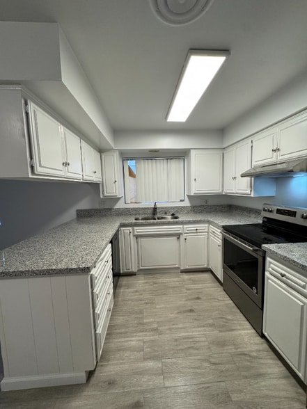 Building Photo - 5904 Daggett Ave