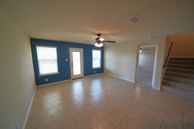 Building Photo - Gorgeous Selma Living with a Inground Pool! Realtor Commission: $625