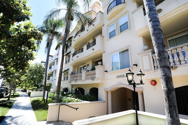 Building Photo - The Radford Studio City