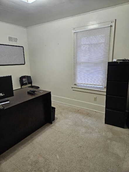 Building Photo - 3730 Erie St