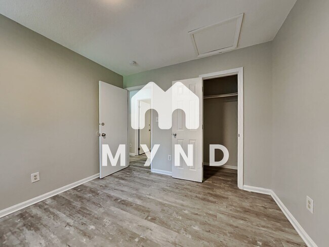 Building Photo - 1600 Poole Rd Unit G