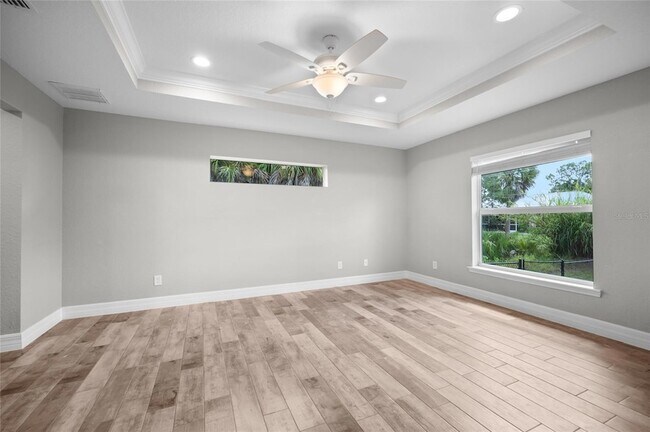 Building Photo - 315 Sweetwater Dr