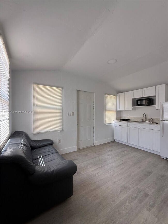 Primary Photo - 2460 NW 61st St