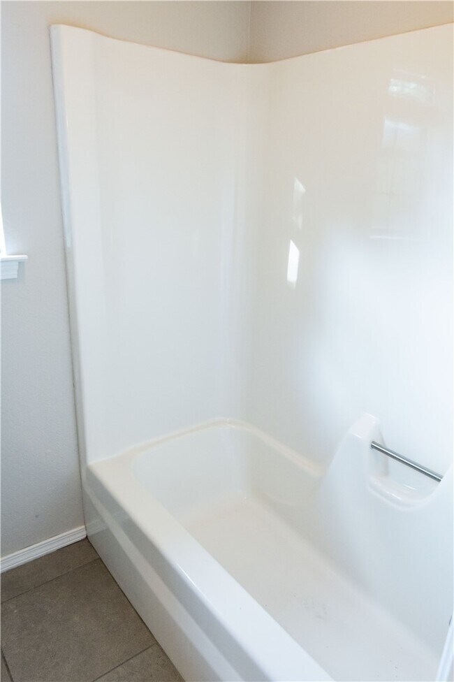 Building Photo - 654 Terry Ave