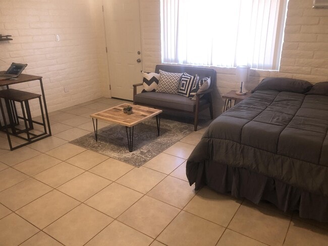 Building Photo - 3055 N Tyndall Ave