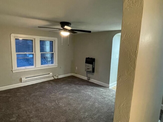 Building Photo - 1462 E 175th St