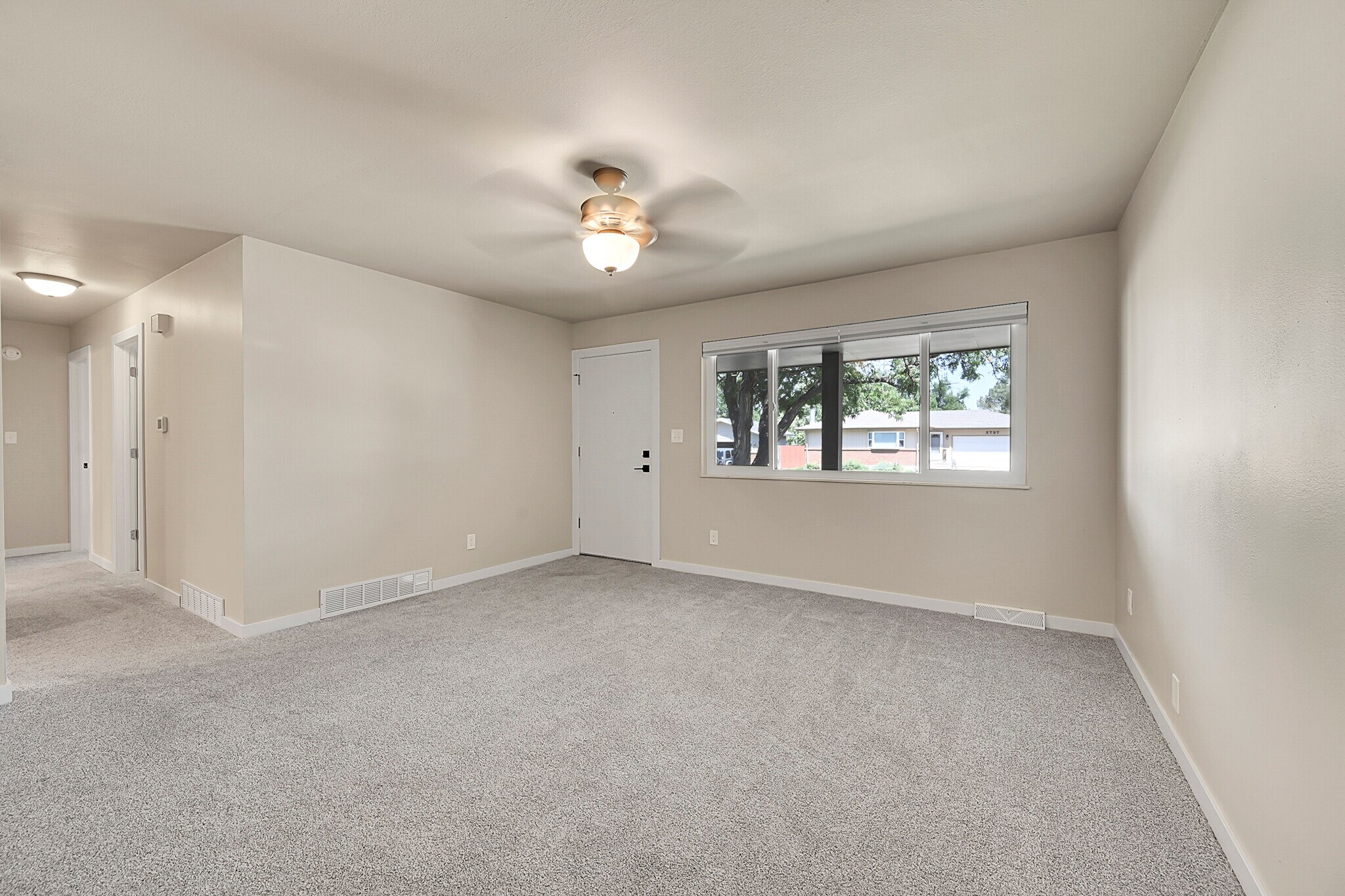 Building Photo - 2742 W 22nd Street Dr