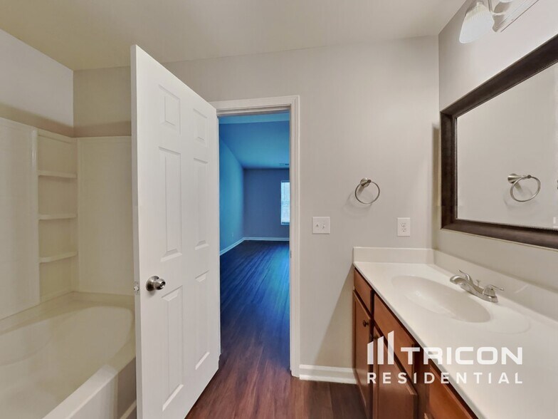 Building Photo - 264 Farrington Dr