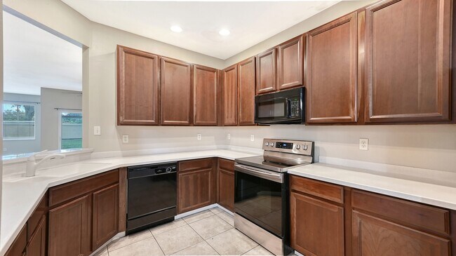 Building Photo - 3499 Parkridge Cir