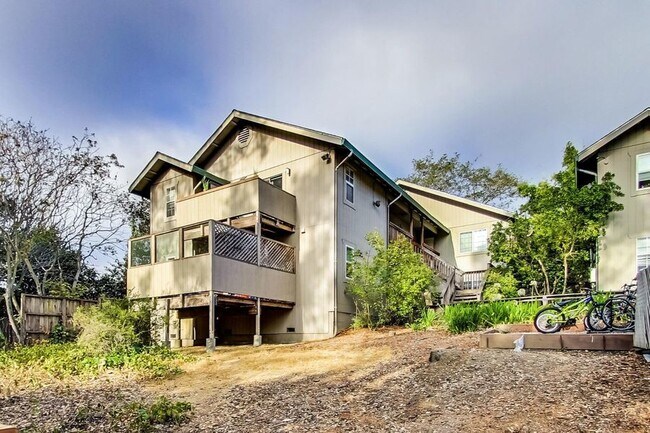 Building Photo - 1805 Sausal St