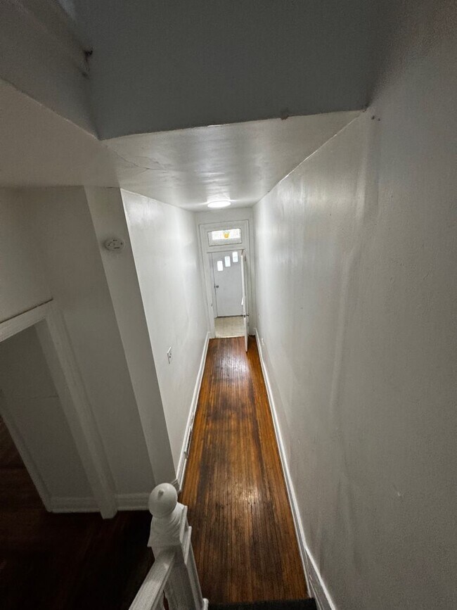 Building Photo - 4 Bedroom Row Home-39 N 10th St, Lebanon, PA