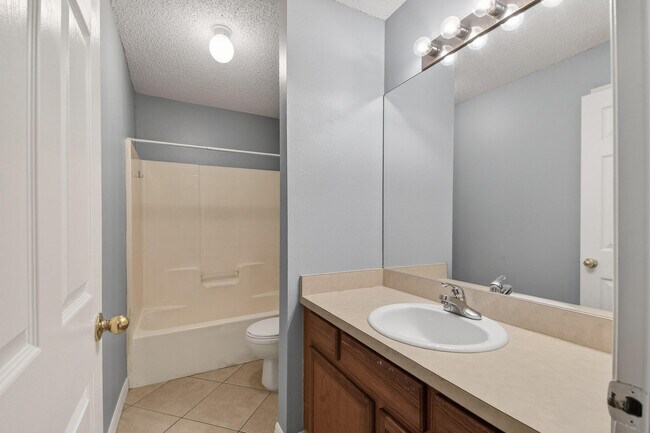 Building Photo - 4066 SW Canrady St