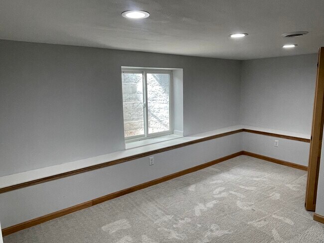 Building Photo - 5100 N Idlewild Ave